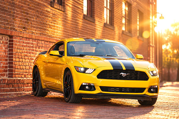 8671 Golden Mustang in Sunset Alley Topaz Gigapixel 4x scale copy