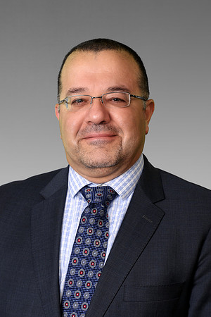 Aziz Maksoud BT4I7461_pp gray