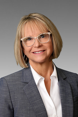Pam Chambers BT4I7544_pp gray